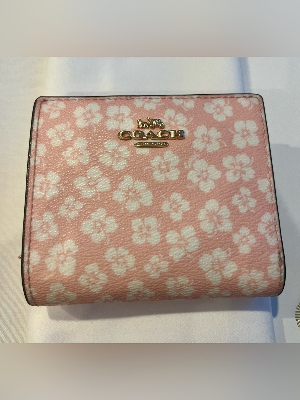 Coach CFE05 Pink Ditsy Floral Snap Wallet Gold C Charm